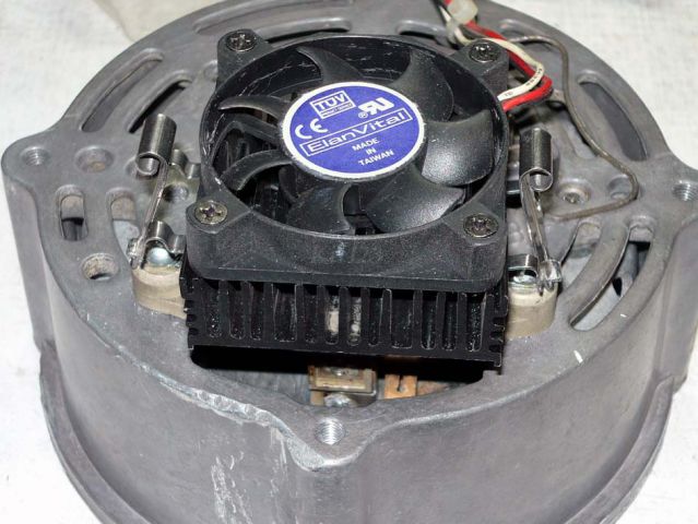 P10695 Малый радиатор с вентилятором спереди