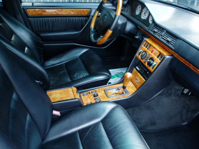 W124_E320T_room1.JPG