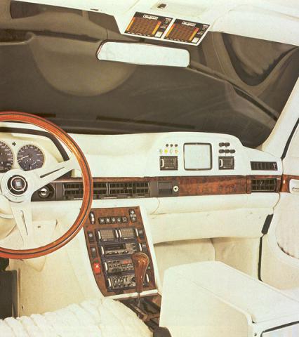 car_2Bdriver_20w126_interior_001.jpg
