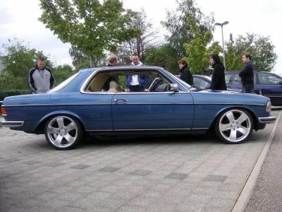 Mercedes_w123_230_coupe_ld4P.jpg