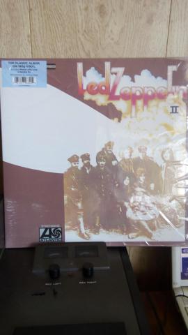 Led_Zeppelin_II.jpg