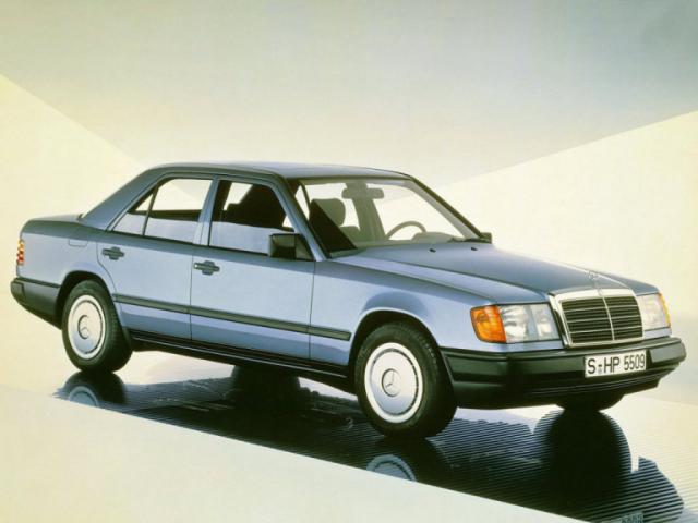 Mercedes_E_Class_Sedan_1985.jpg