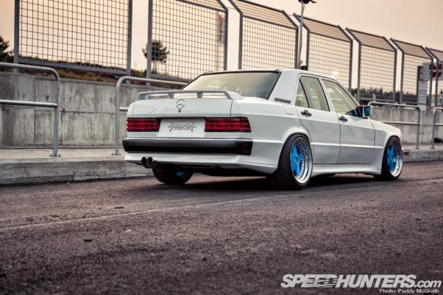 Mercedes_w201_190e_3.0_turbo_2.jpg