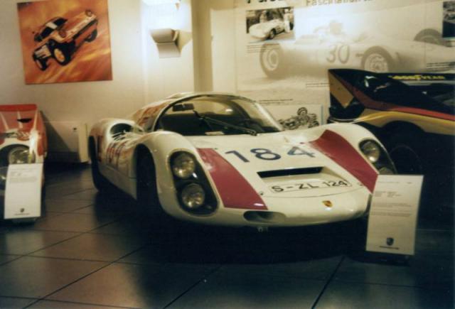 Porsche_910_coup___184__in_the_Porsche_Museum.jpg