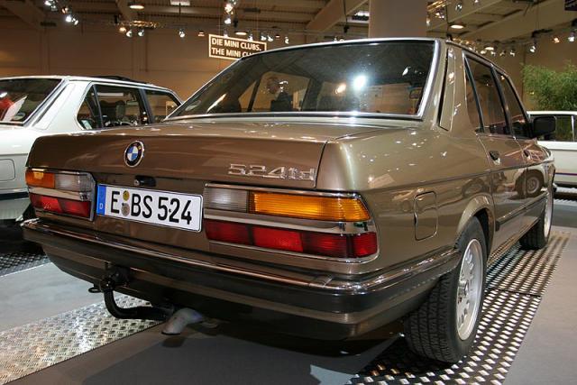 golden_bmw_e28_524td_1986.jpg