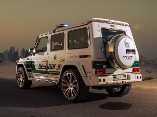 brabus_700_widestar_police_2.jpg