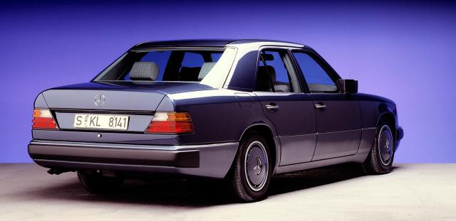mercedes_benz_300_e_4matic_2.jpeg
