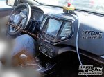 Шпионские снимки интерьера нового Jeep Cherokee попали в сеть