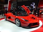 Филиппинский миллионер купил один Ferrari, чтобы встать в очередь на другой