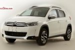 Новый кроссовер от Citroen позирует на фото