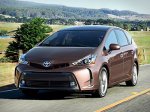Toyota Prius v получила в ходе рестайлинга визуальную агрессию