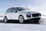 Новое поколение Porsche Cayenne не уступит в резвости кроссоверу Bentley