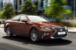 Lexus открыл заказы на обновленный седан ES