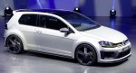 Volkswagen представит мощнейший хэтчбек Golf R 400